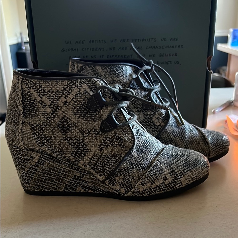Toms Gray Wedge Shoes with Textured Design